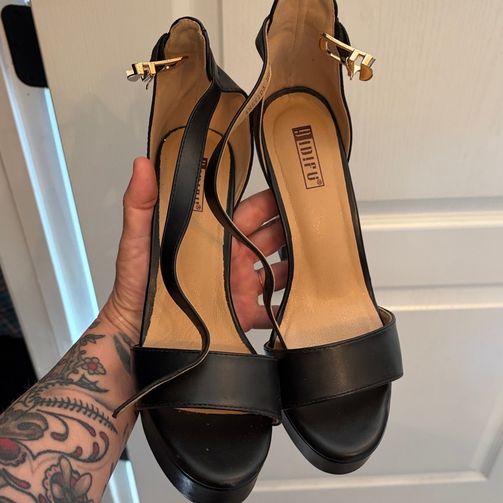 IDIFU Black Platform Sandals - Picture 5 of 8